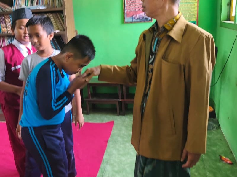 EKSTRAKURIKULER TAHFIDZ SDN 2 PESANGGERAHAN
